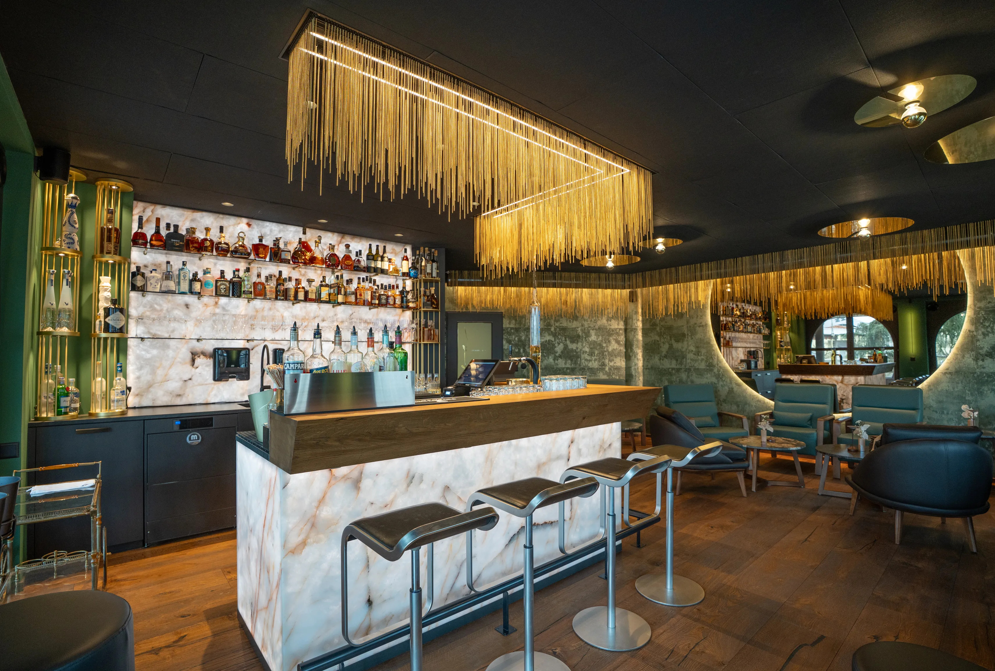 Casa Lounge bar and evening atmosphere