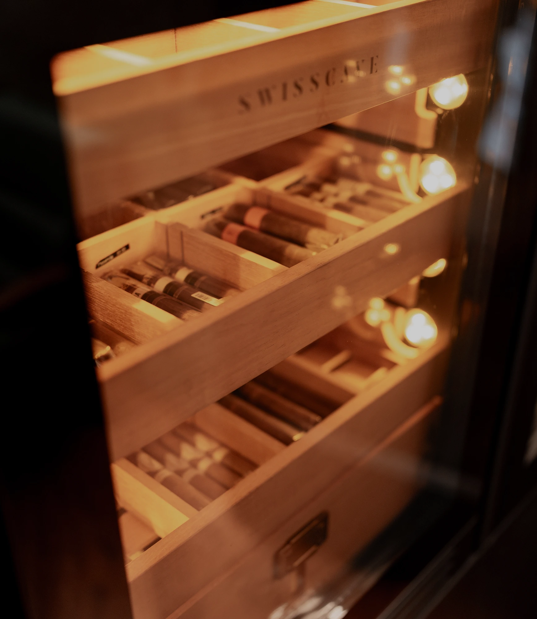 Casa Lounge cigar humidor